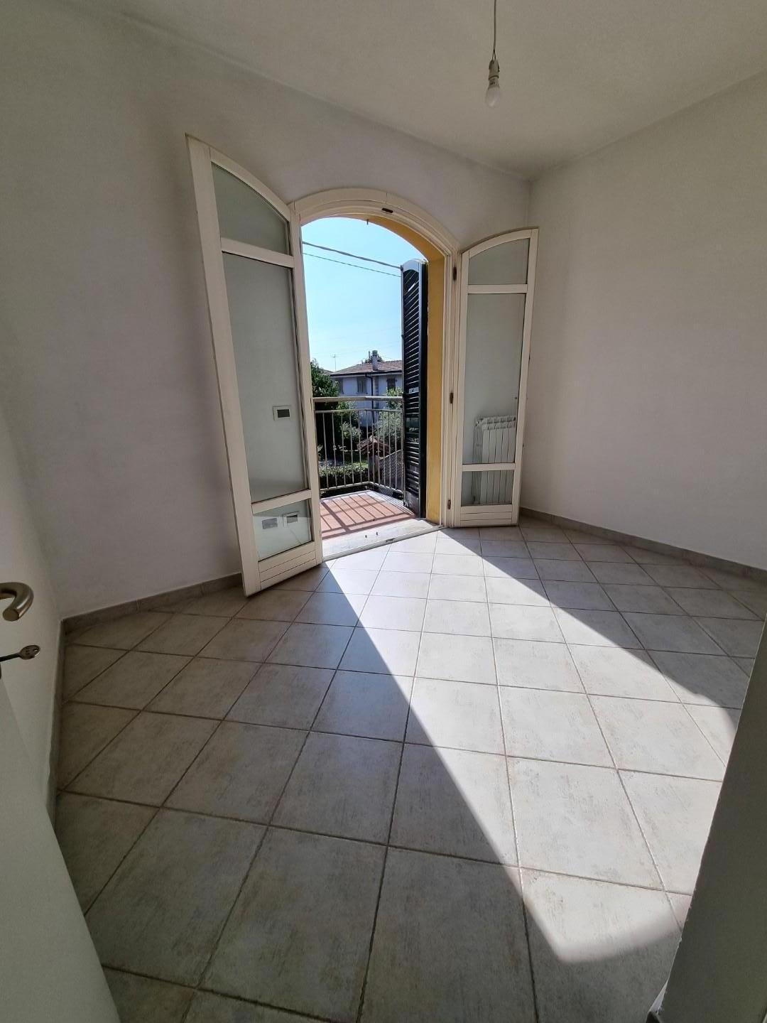 Villa con giardino, Massa quercioli