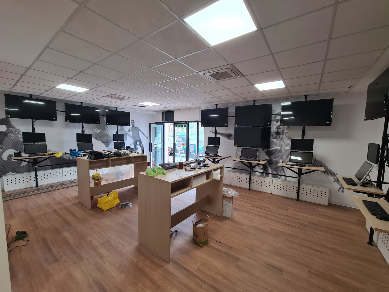 Locale commerciale in vendita in via del pesce luna 0, Fiumicino