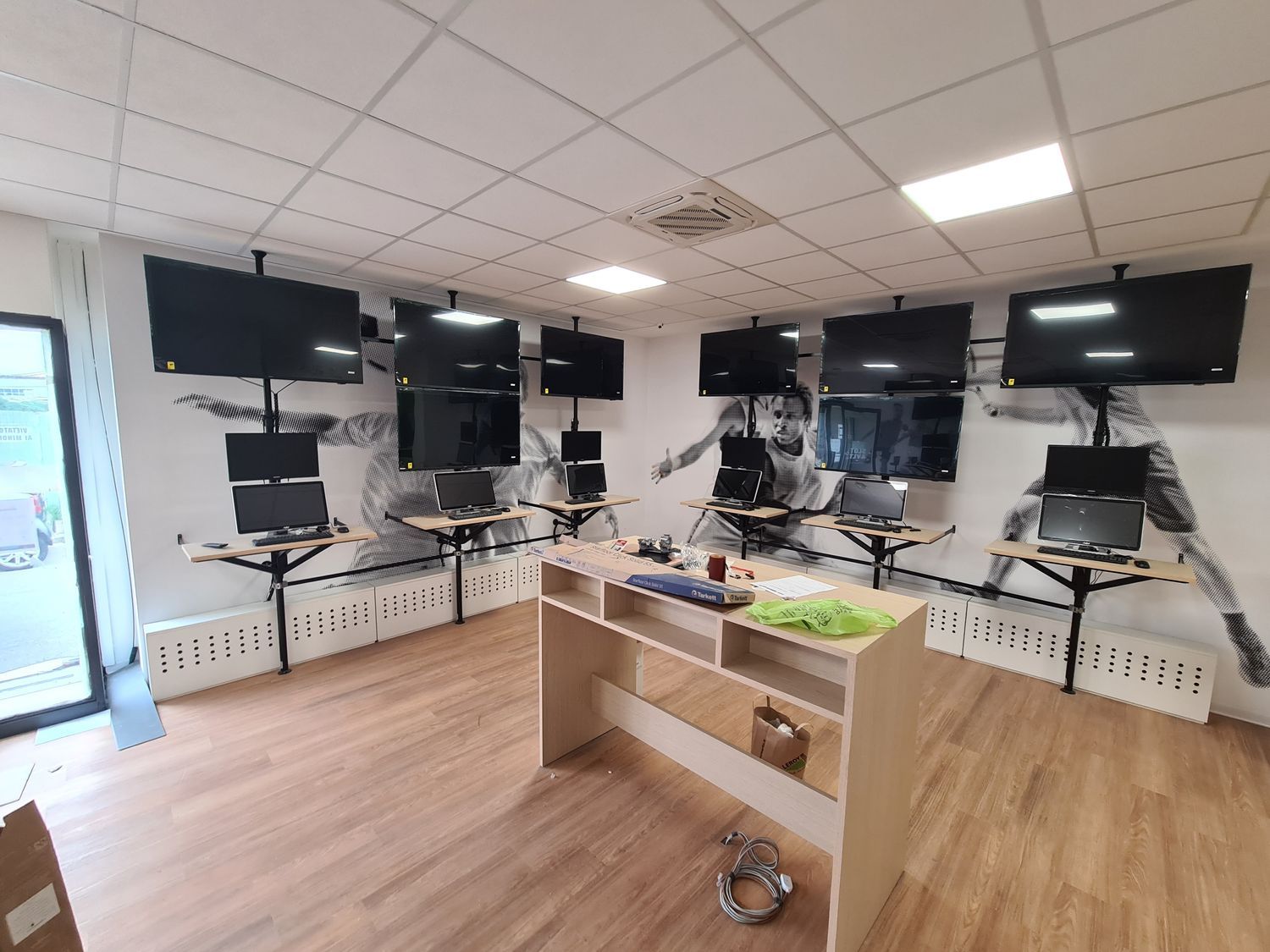 Locale commerciale in vendita in via del pesce luna 0, Fiumicino