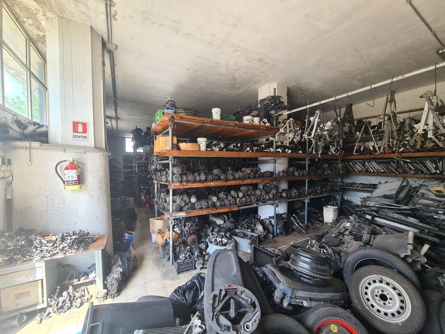 Locale commerciale in vendita in via della magliana 860, Roma