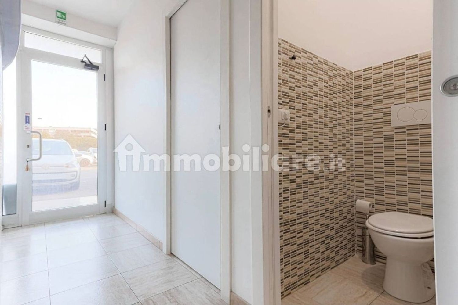 Locale commerciale in vendita in via nino taranto 0, Roma