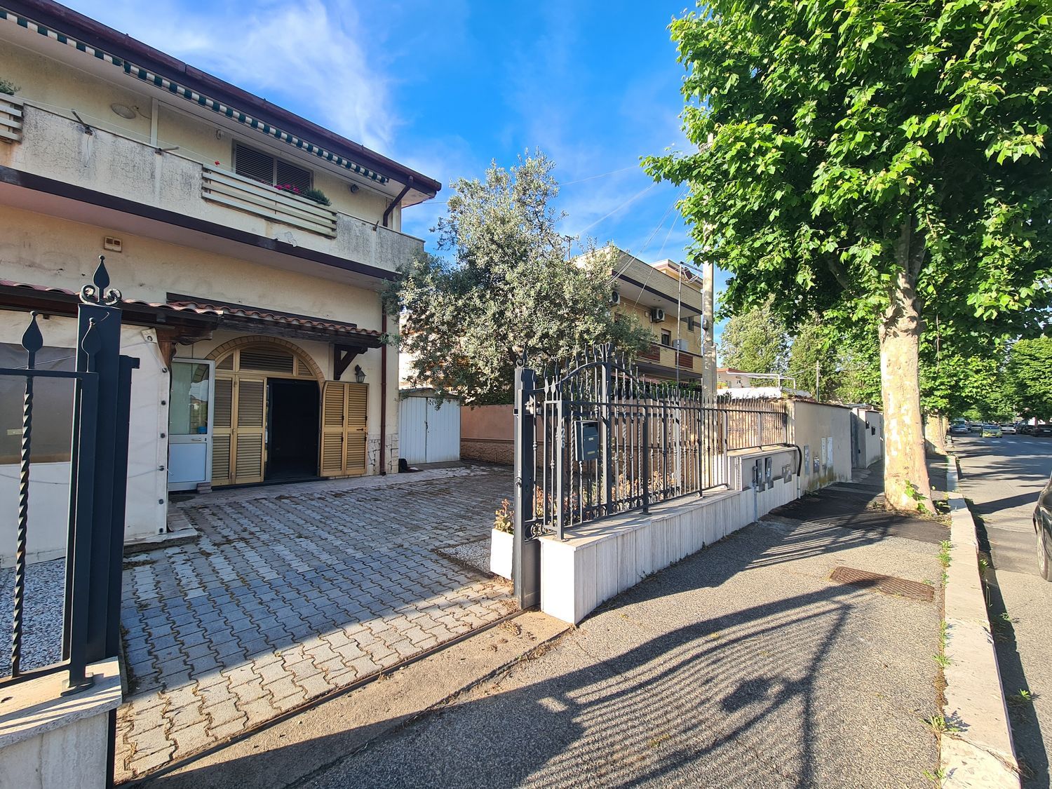 Locale commerciale in vendita in via trincea delle frasche 0, Fiumicino