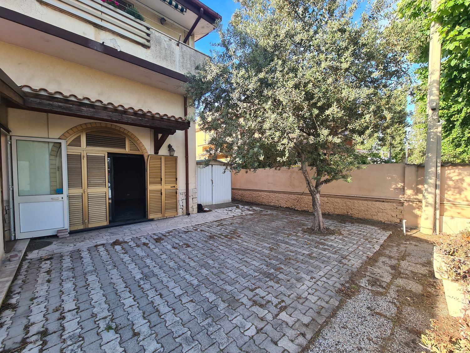 Locale commerciale in vendita in via trincea delle frasche 0, Fiumicino