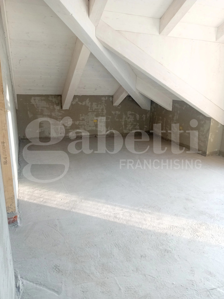 Trilocale con box a Trofarello