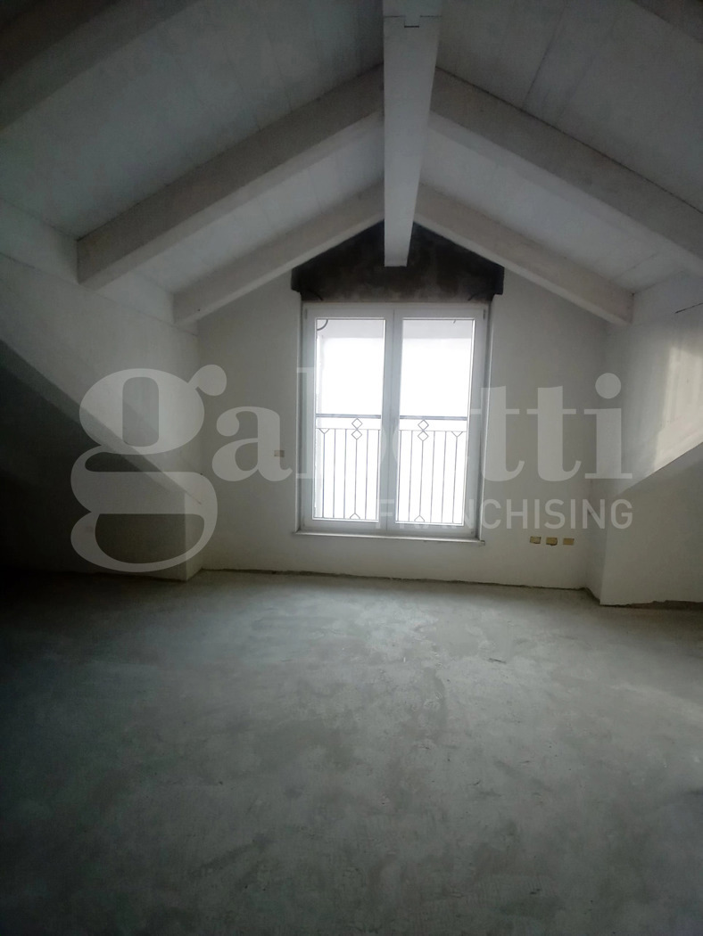 Trilocale con box a Trofarello