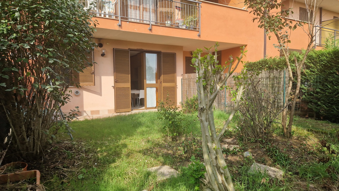 Monolocale con giardino a Poirino