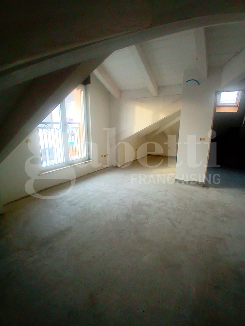 Trilocale con box a Trofarello