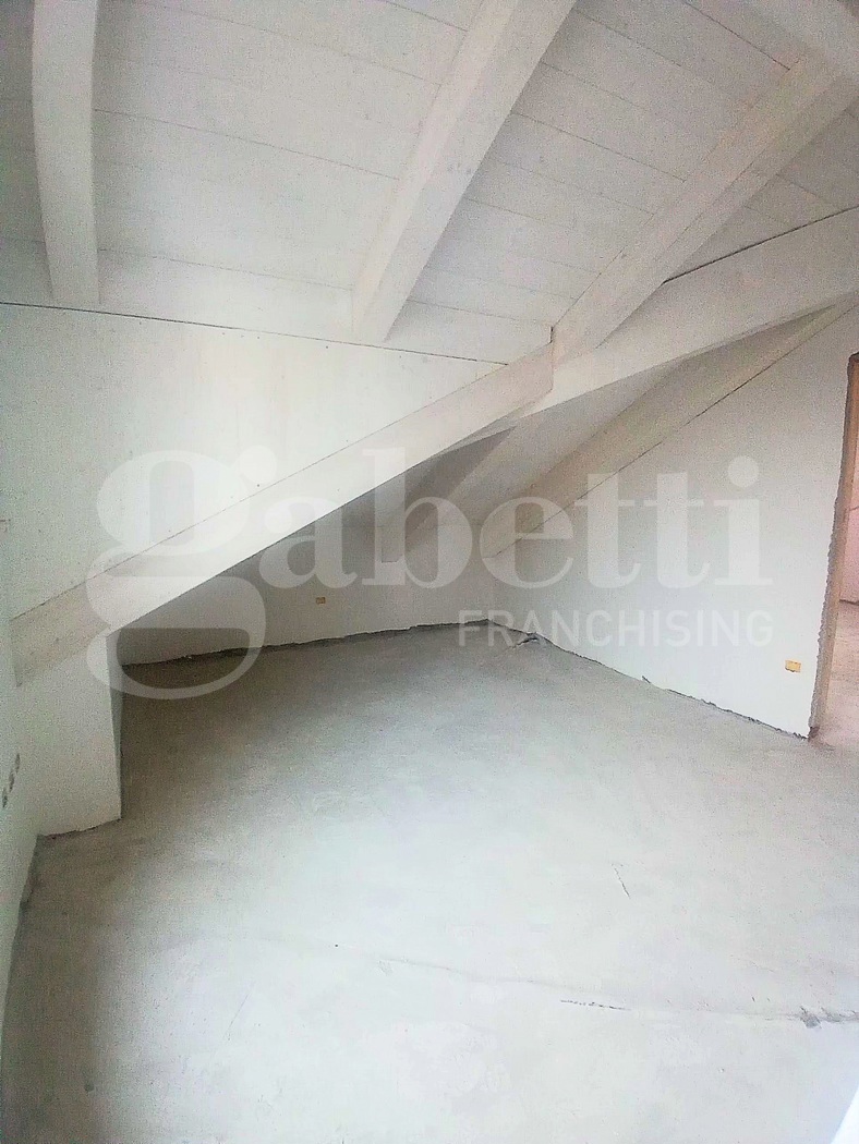 Trilocale con box a Trofarello