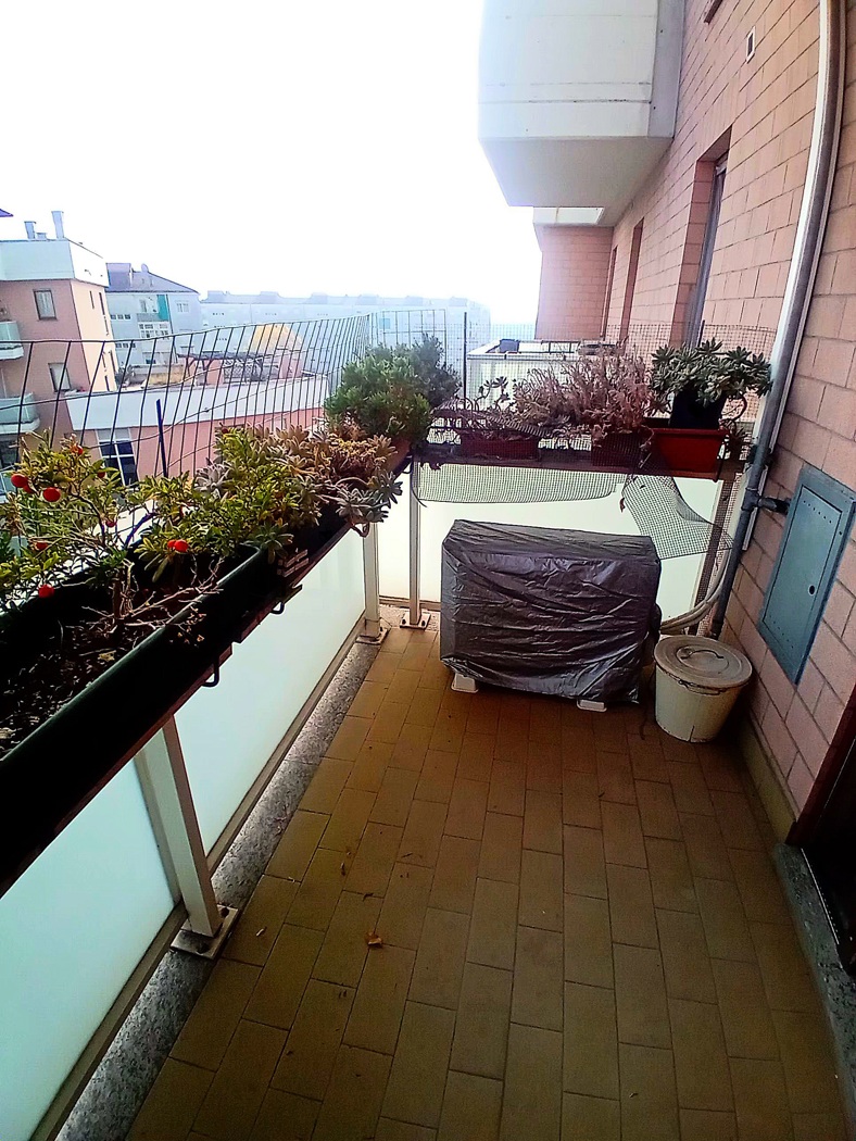 Quadrilocale con box a Torino