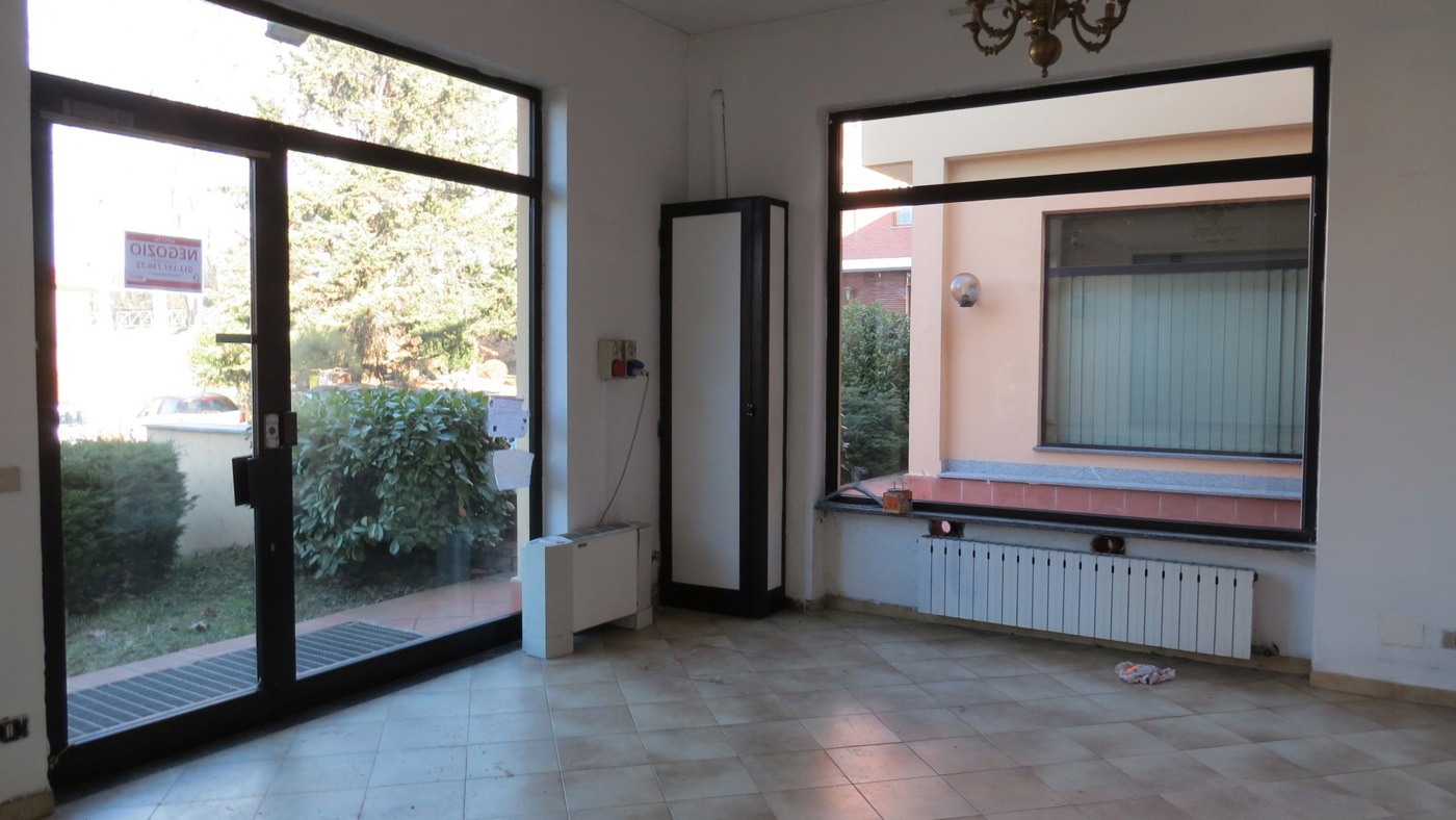 Negozio in vendita a Trofarello