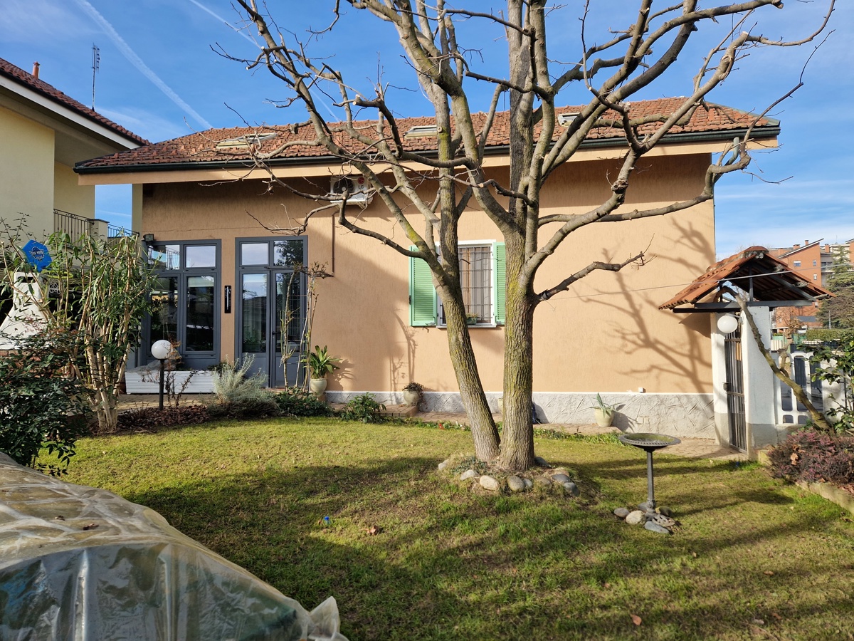 Villa in vendita a Trofarello