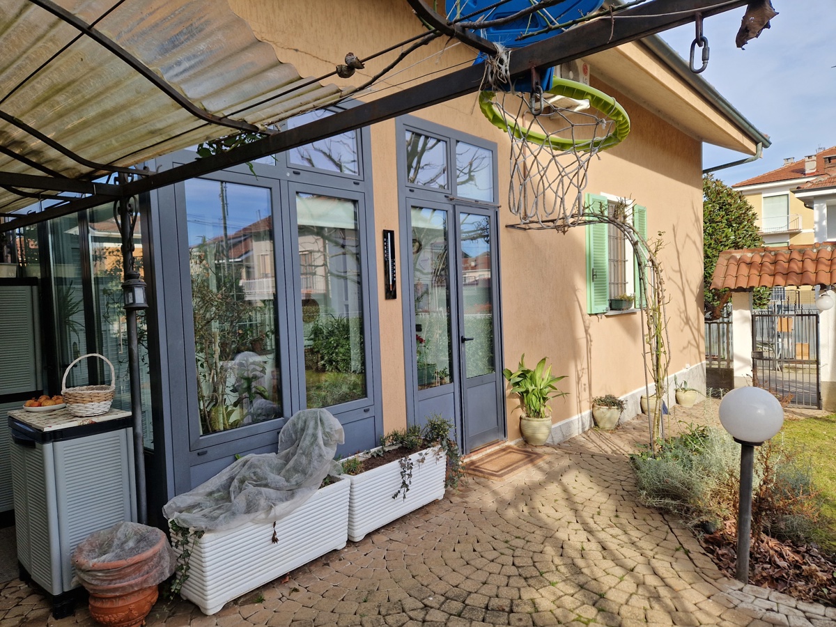 Villa in vendita a Trofarello