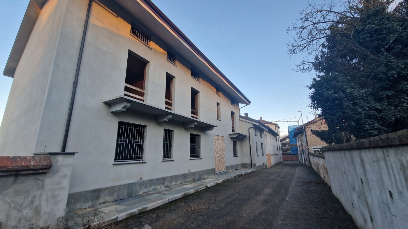 Stabile/Palazzo in vendita a Poirino