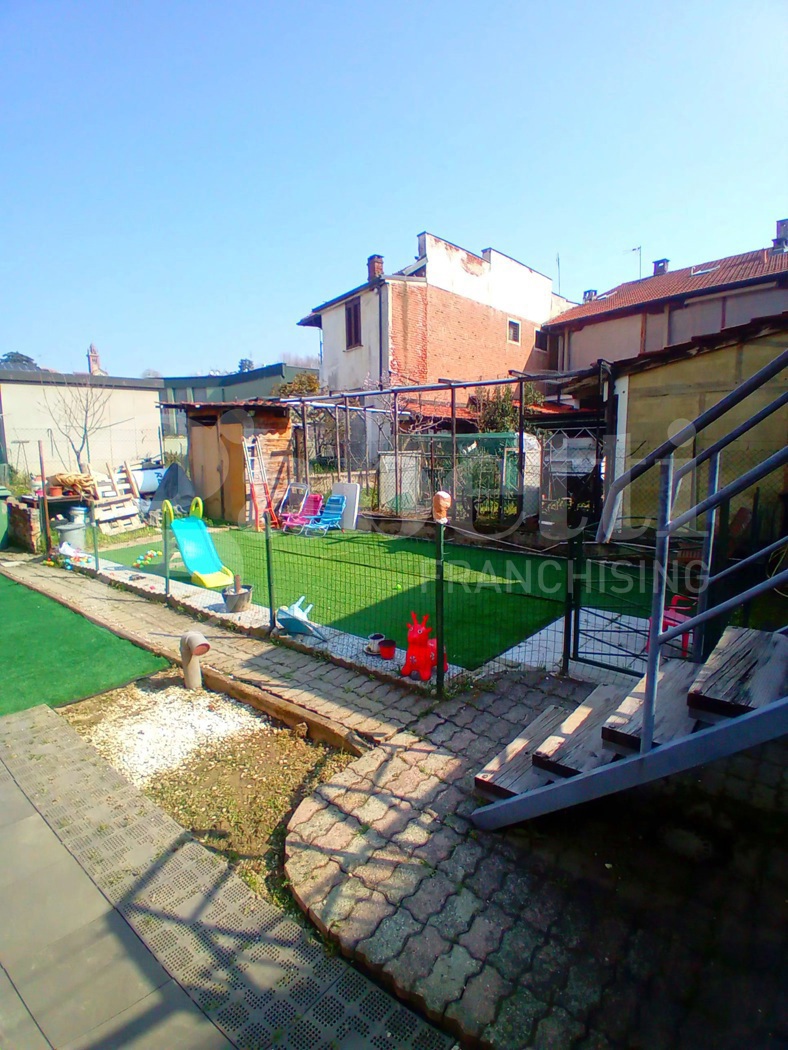 Trilocale con giardino a Trofarello