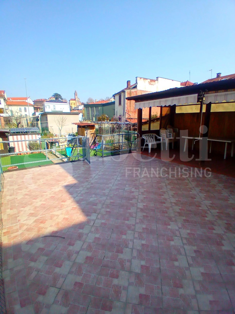 Trilocale con giardino a Trofarello