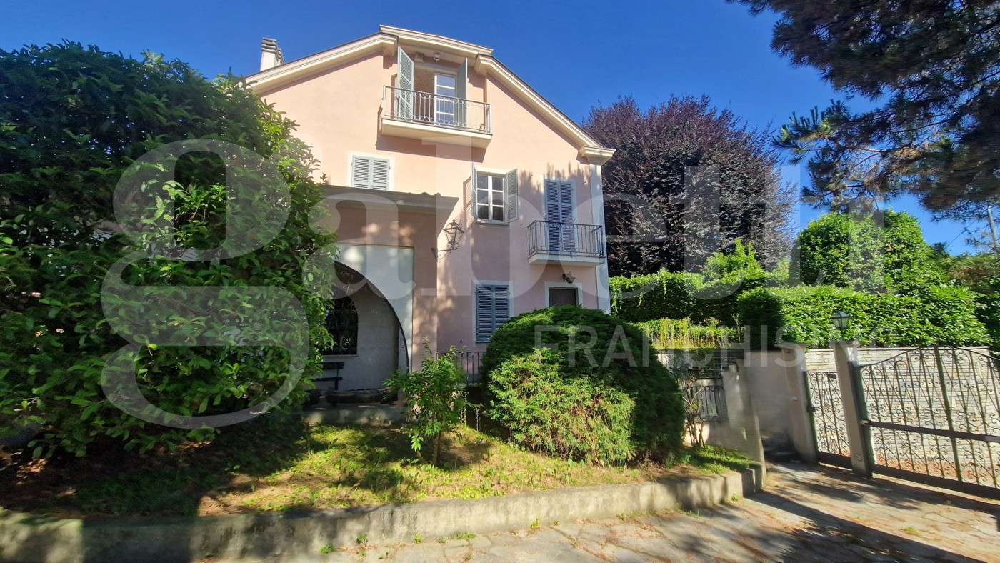 Villa con giardino a Pino Torinese