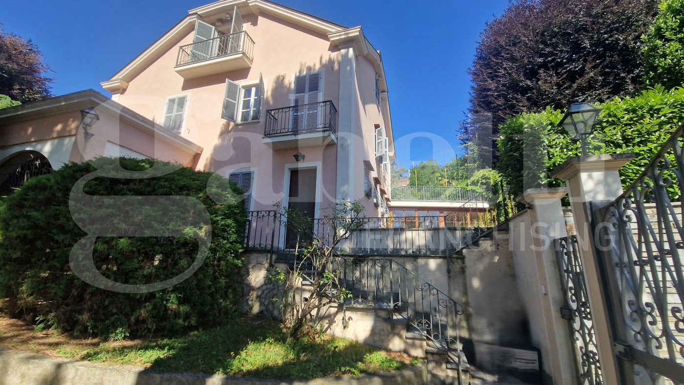 Villa con giardino a Pino Torinese