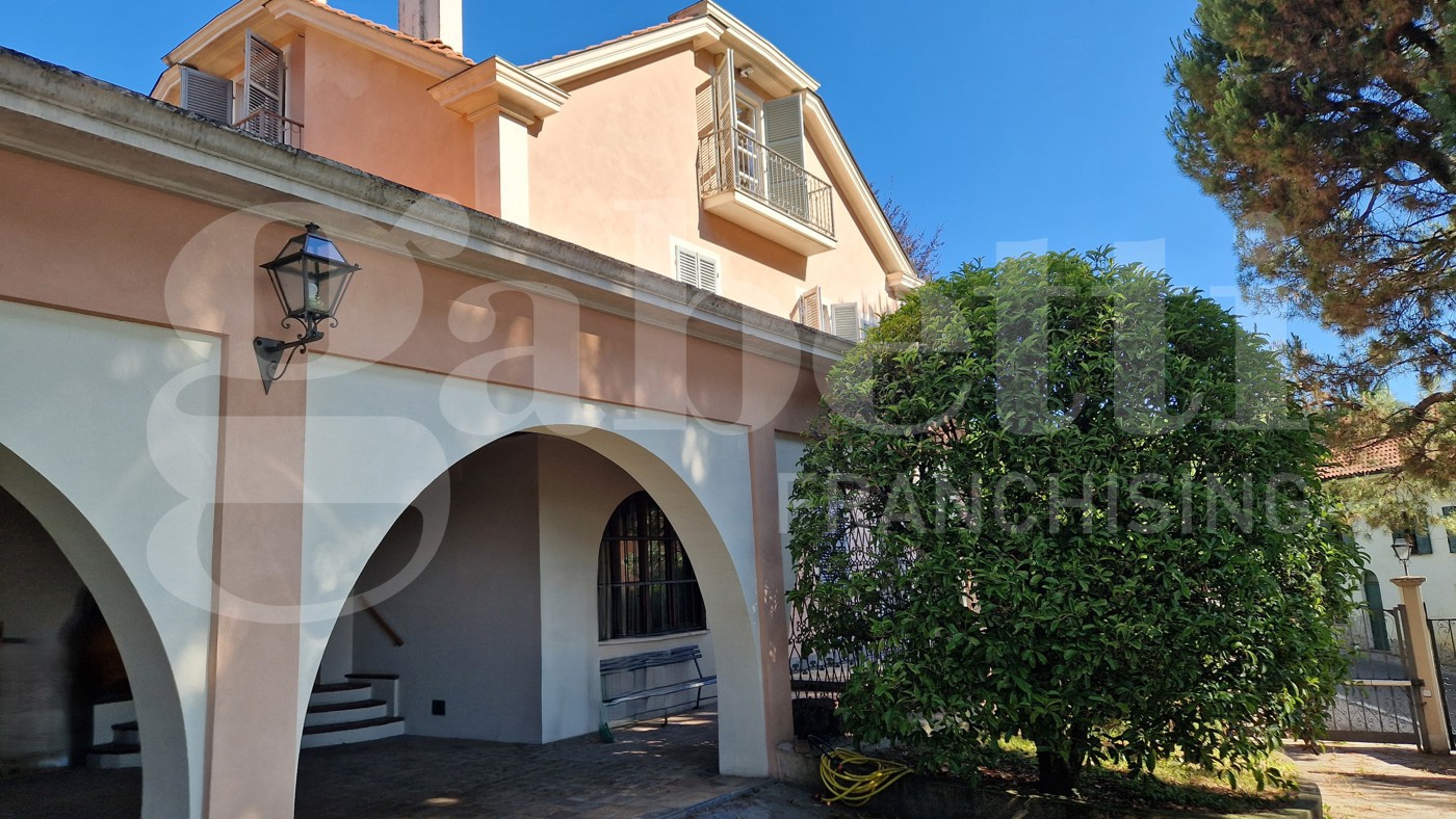 Villa con giardino a Pino Torinese