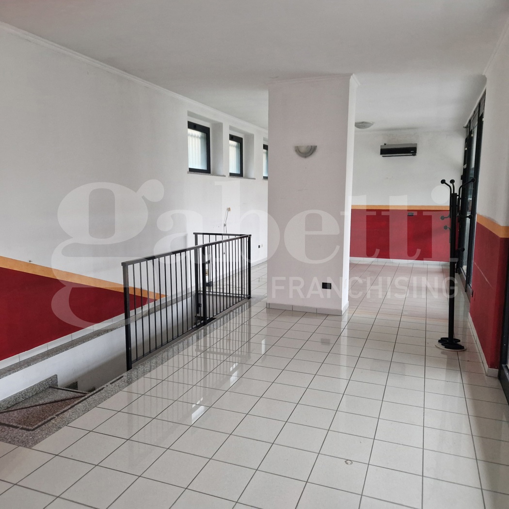 Negozio in vendita a Trofarello