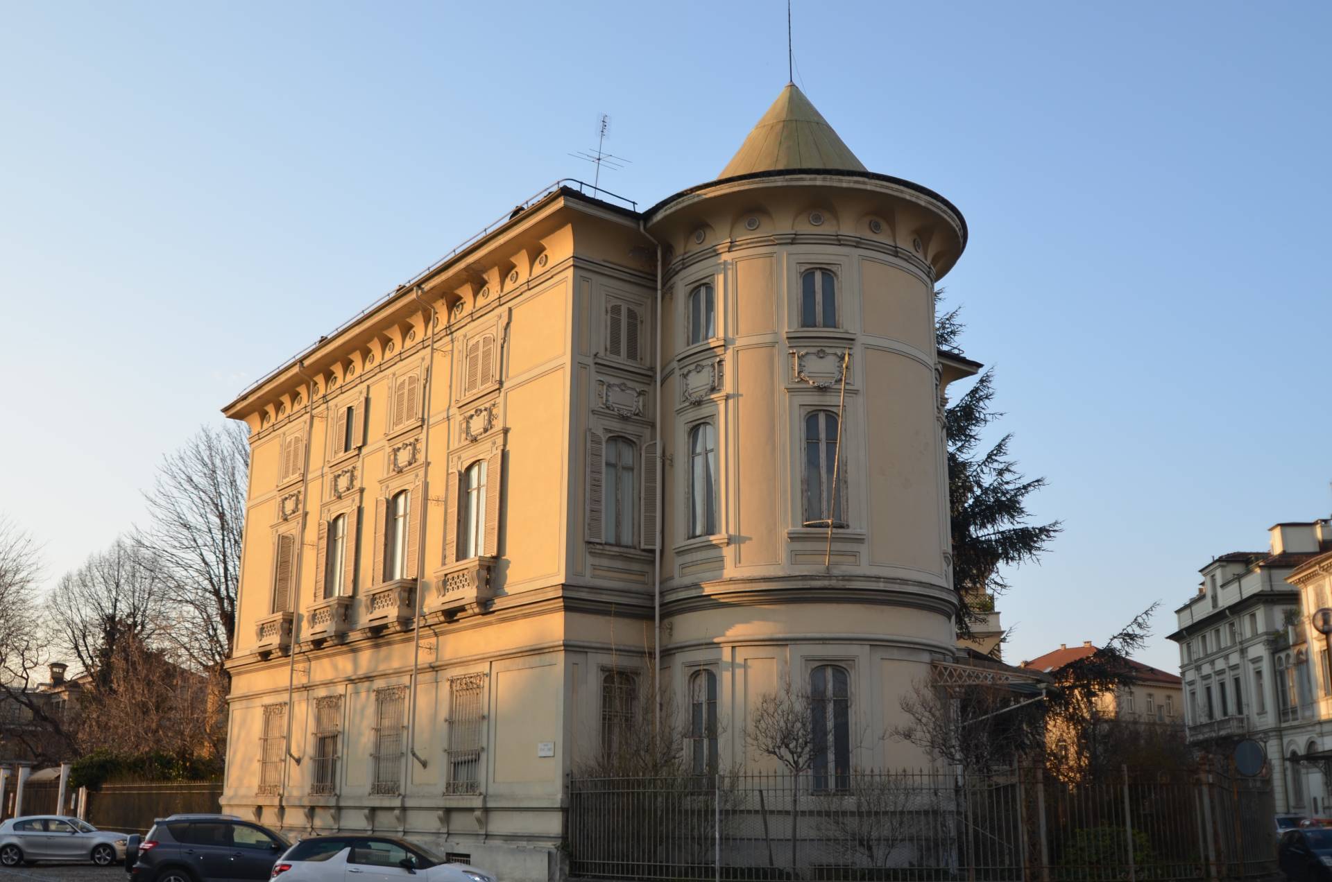 Stabile/Palazzo da ristrutturare, Torino crocetta