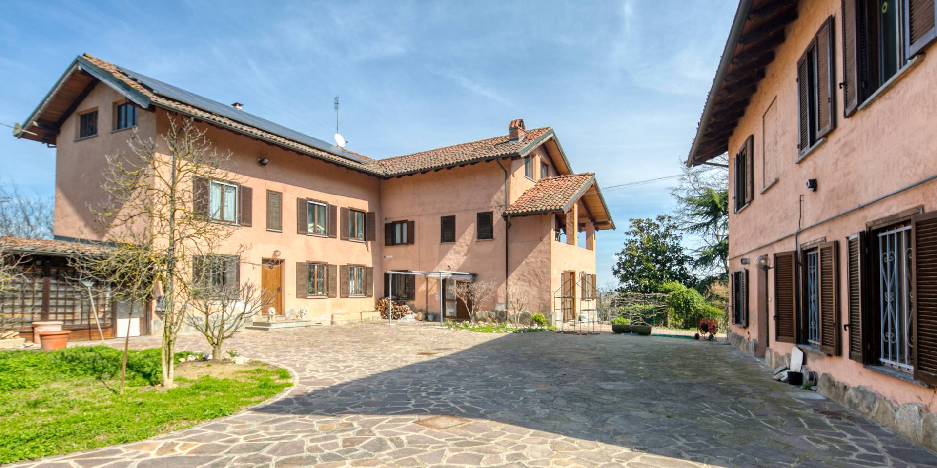 Casa indipendente con terrazzo a Asti