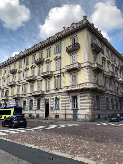 Locale commerciale in vendita a Torino, Centro