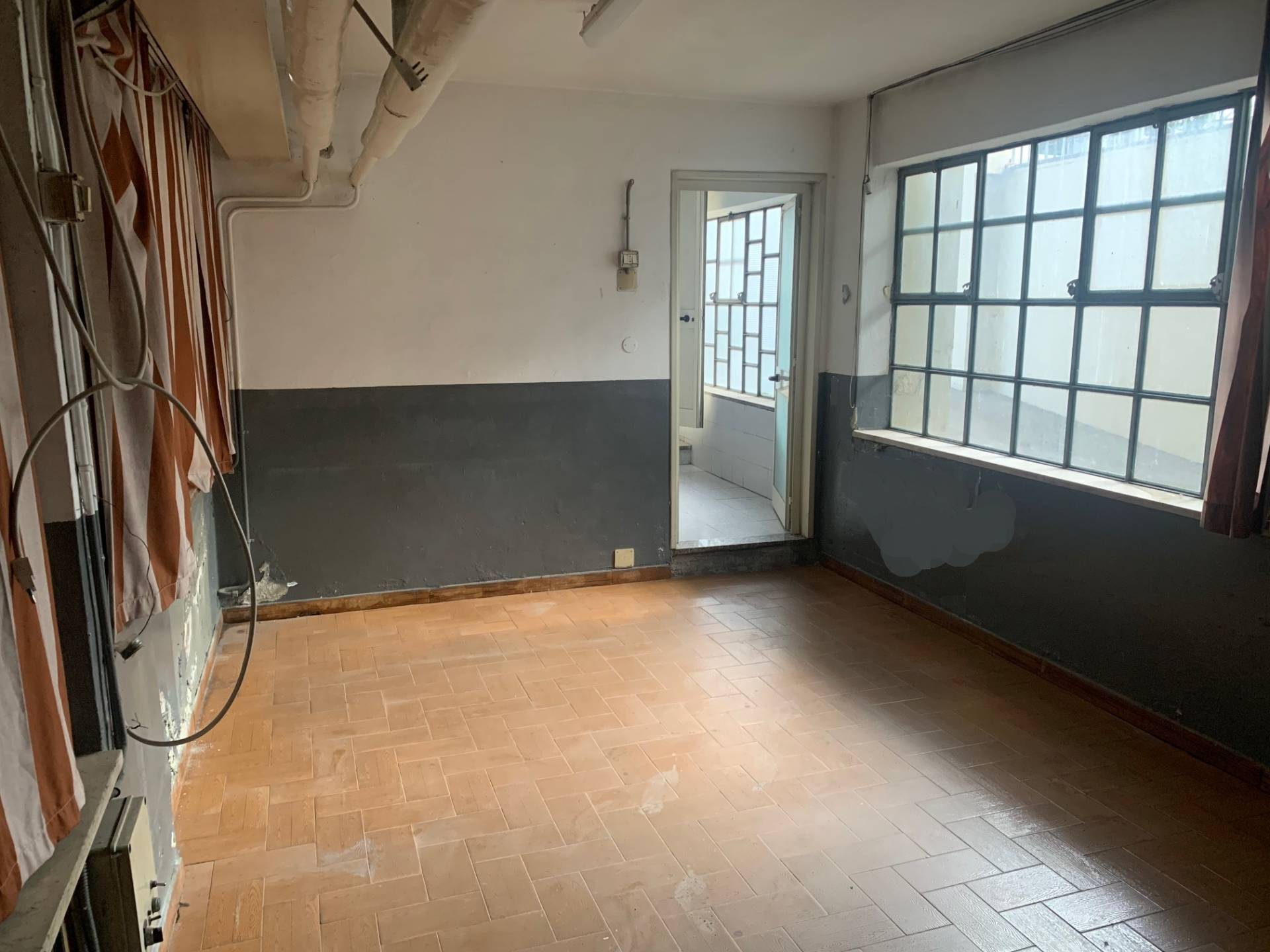 Locale commerciale in vendita a Torino, Santa Rita