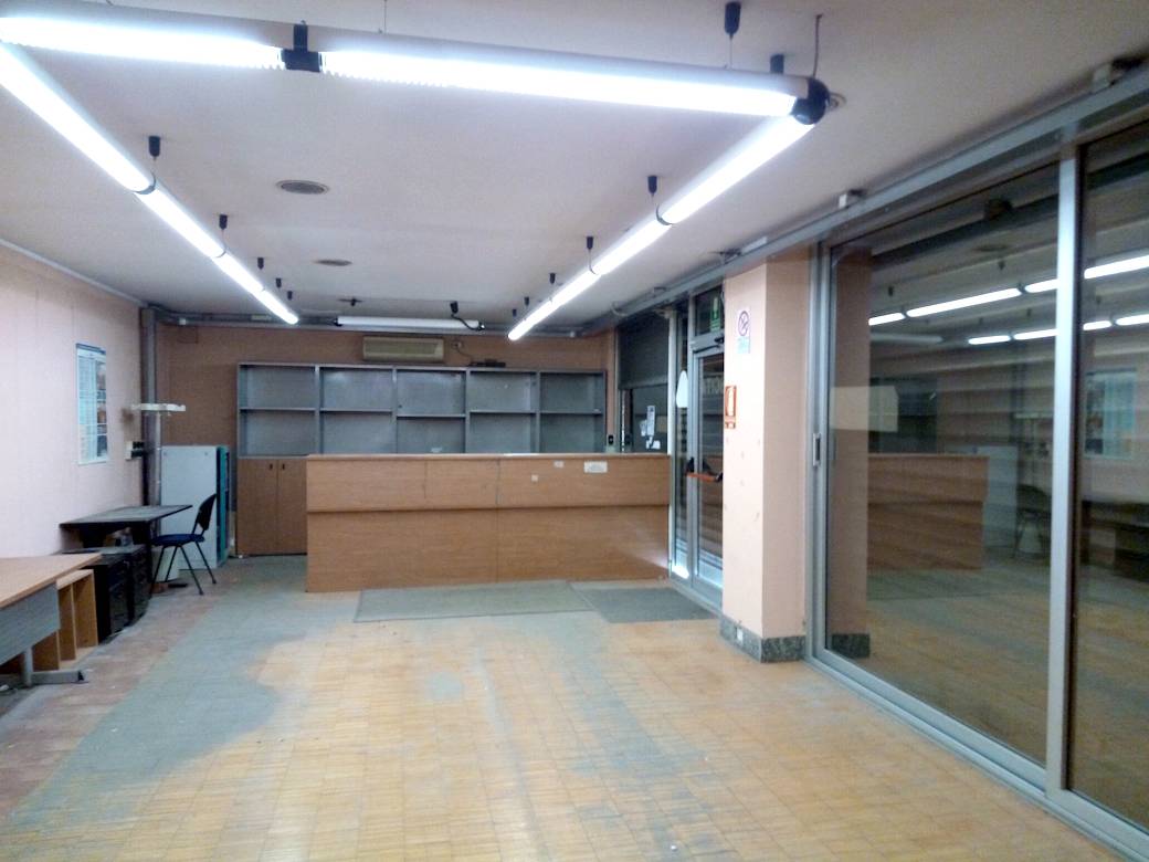 Locale commerciale in affitto a Torino, Madonna del Pilone - Sassi