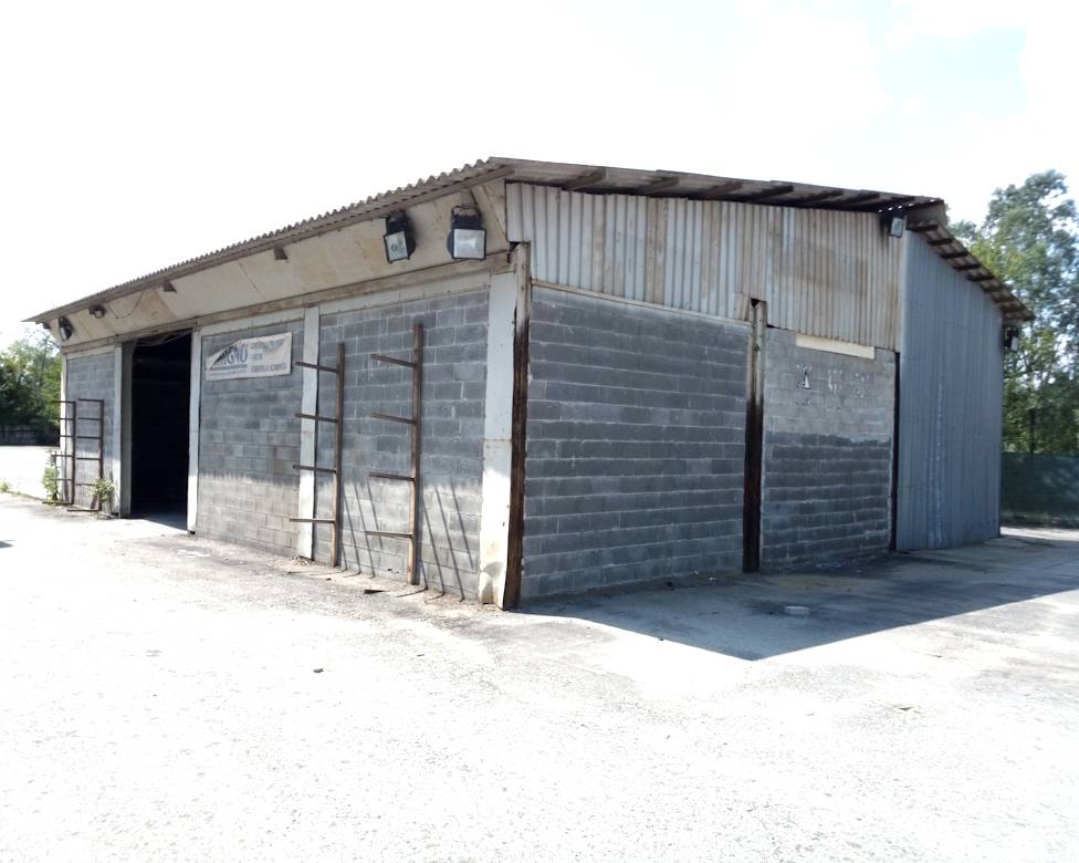 Locale commerciale in affitto a Torino, Madonna del Pilone - Sassi