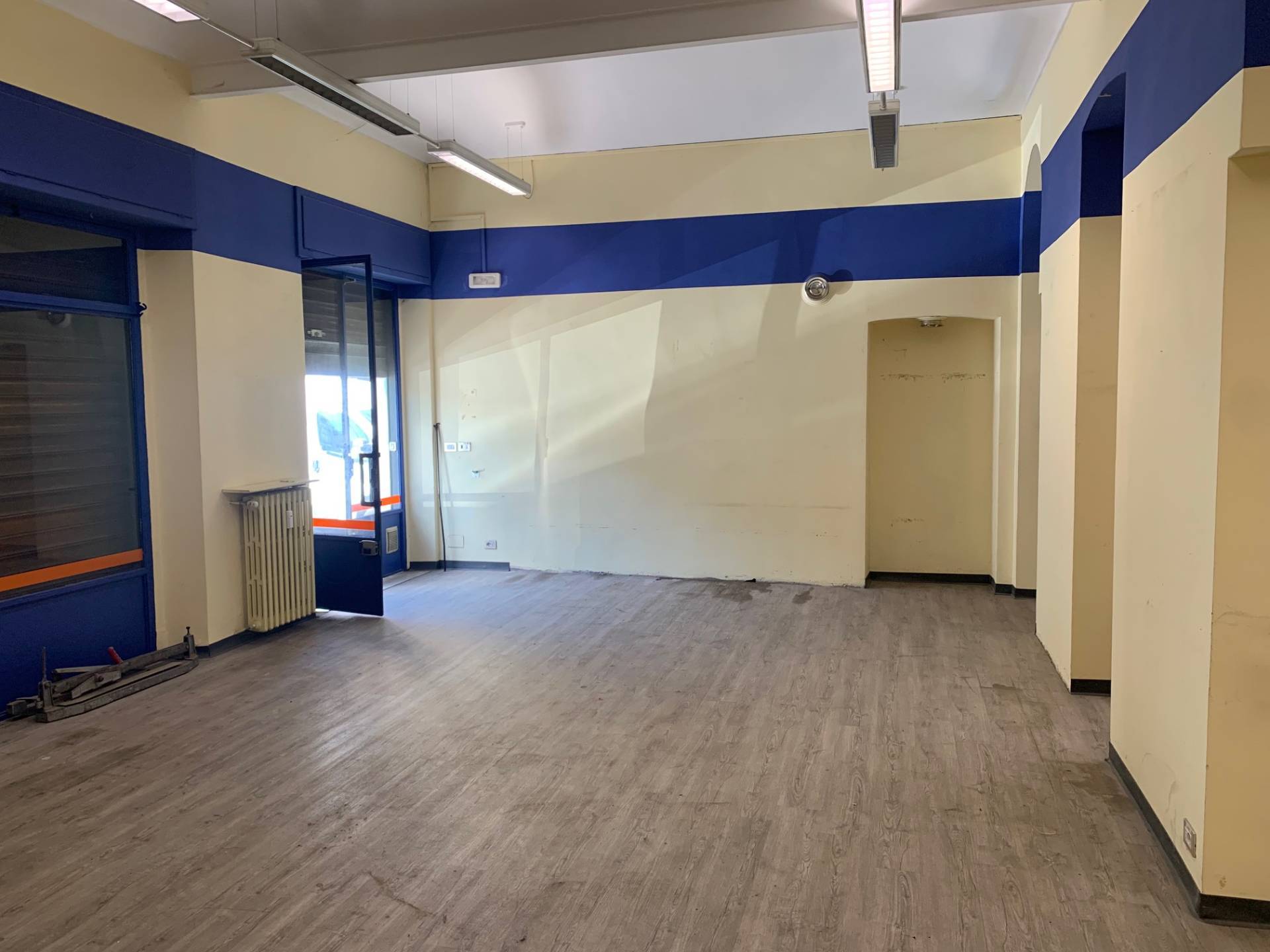 Negozio in vendita a Torino, Valdocco - Aurora