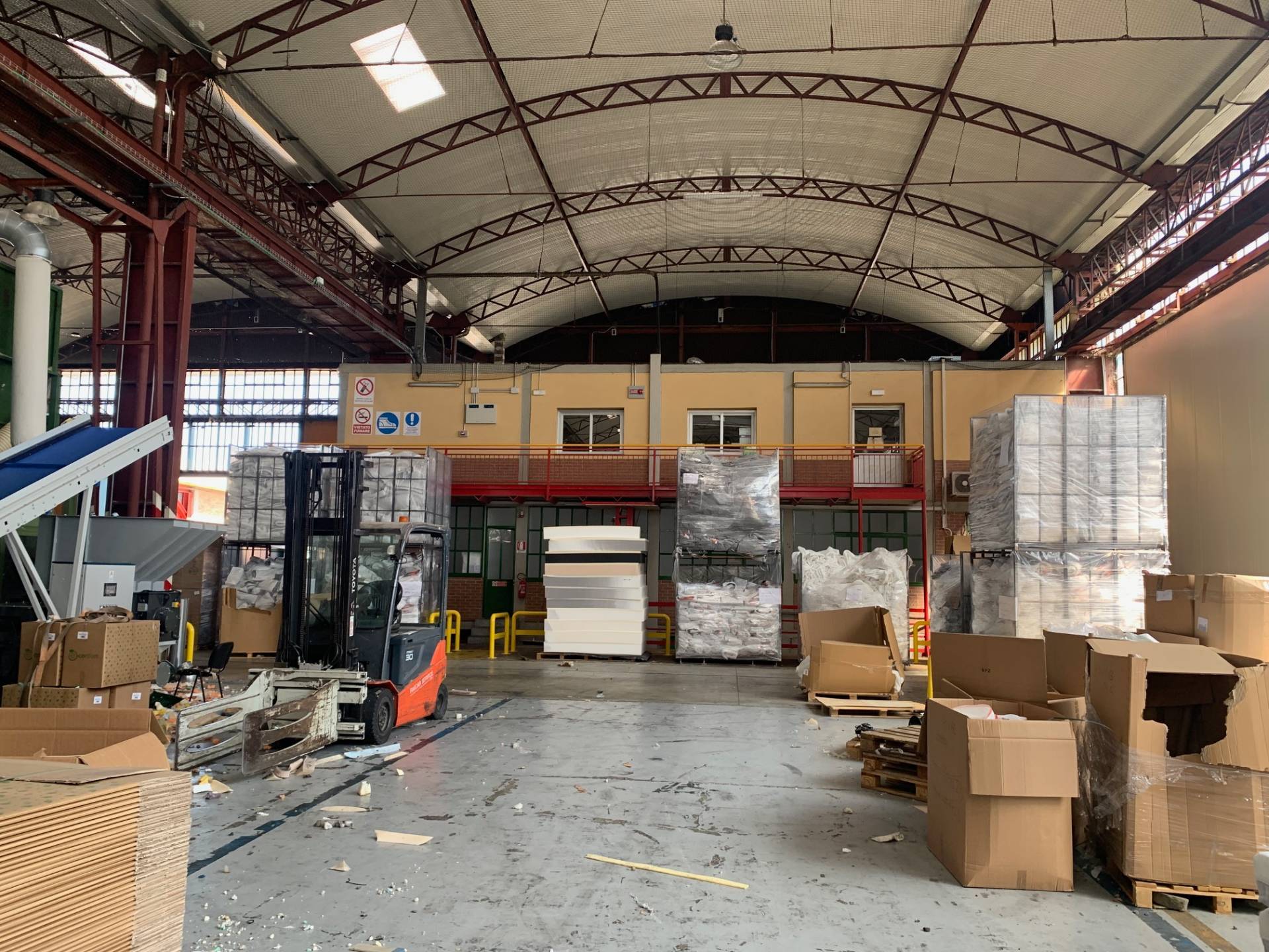 Capannone in vendita a Nichelino, Uscita Debouch