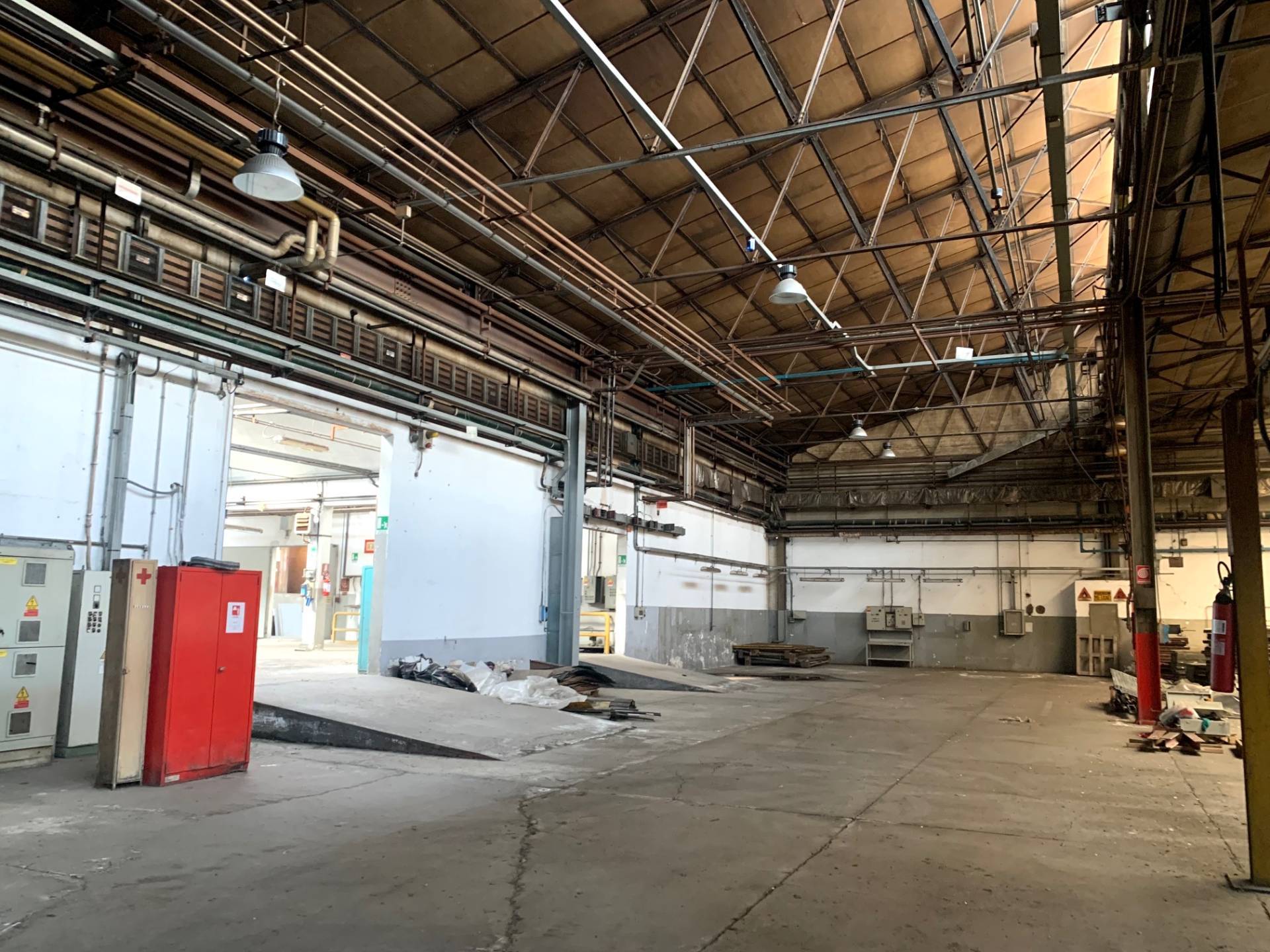 Capannone in vendita a Rivoli, Cascine Vica/corso Allamano