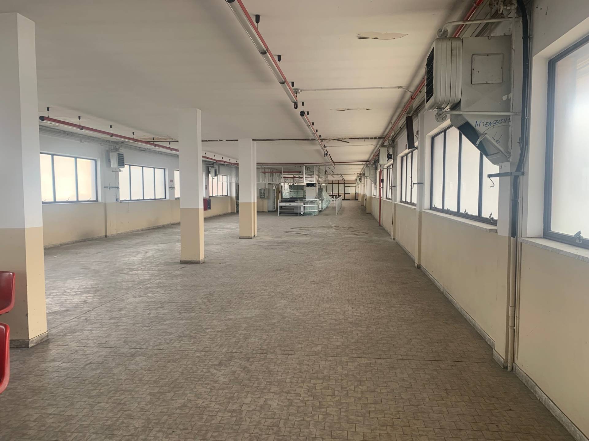 Centro logistico in vendita a Rivoli, Cascine Vica/corso Allamano