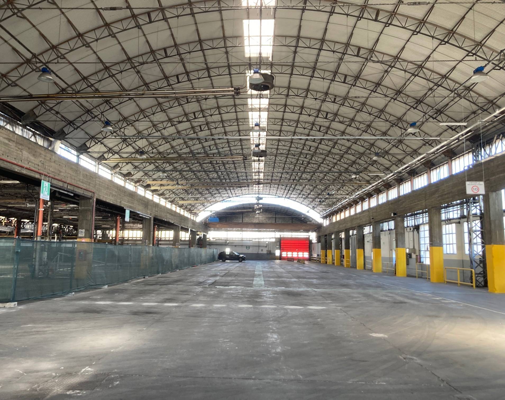 Centro logistico in vendita a Rivoli, Cascine Vica/corso Allamano