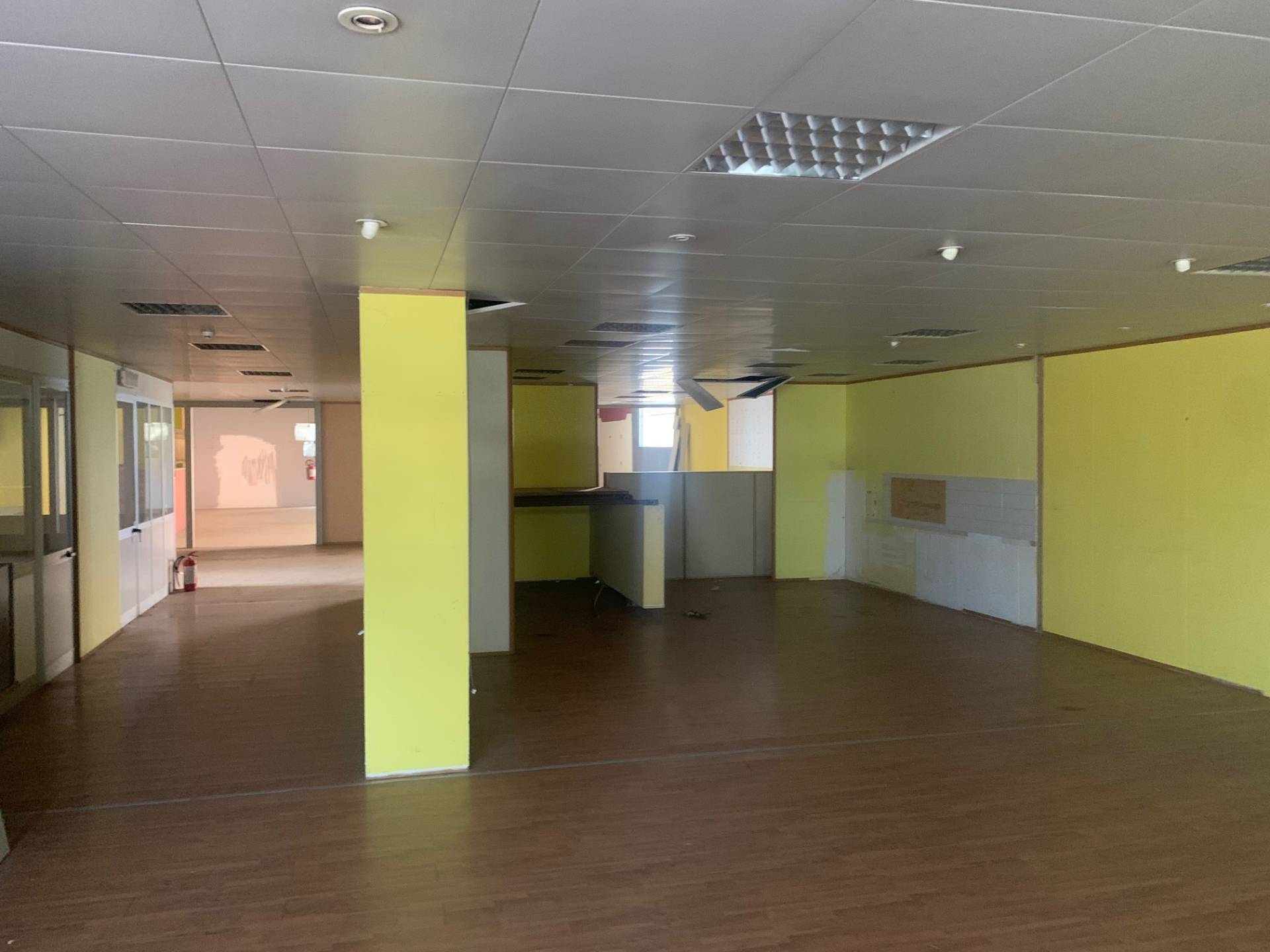 Locale commerciale in vendita a Caselette, Semicentrale