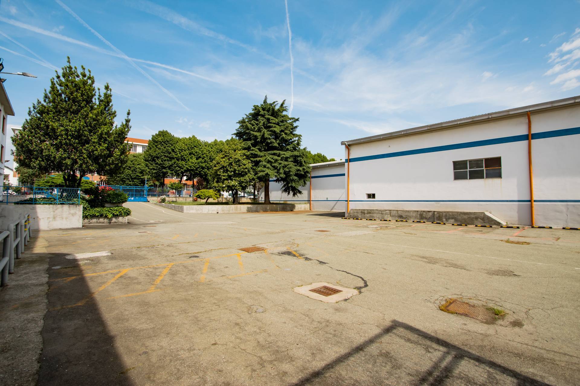 Capannone in vendita a Rivoli, Cascine Vica (to)