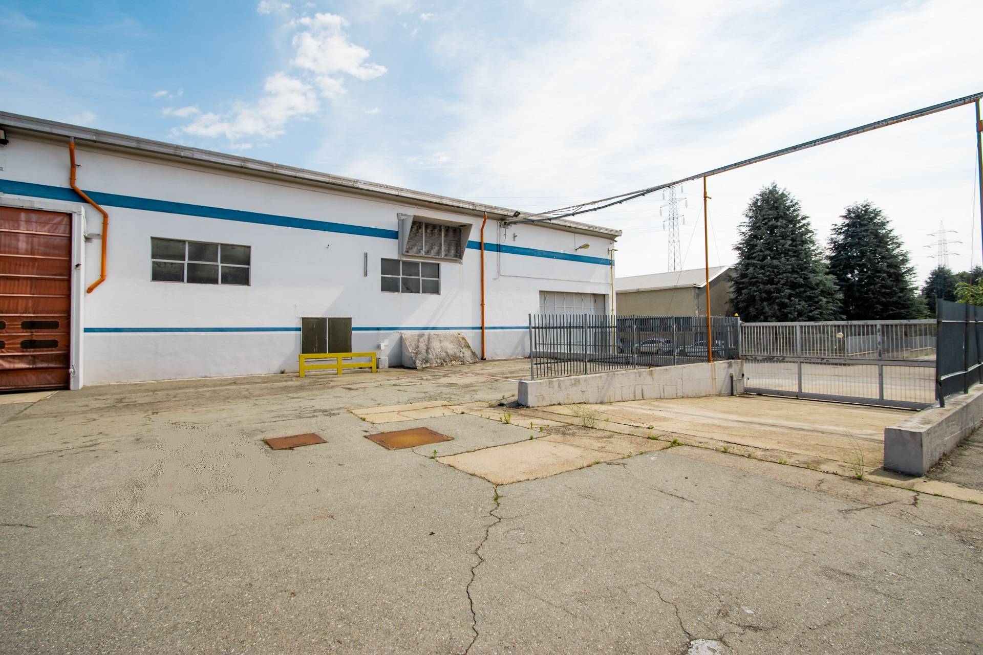 Capannone in vendita a Rivoli, Cascine Vica (to)