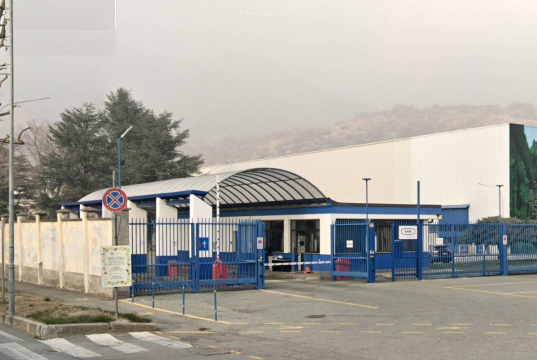 Capannone in vendita a Condove, Industriale