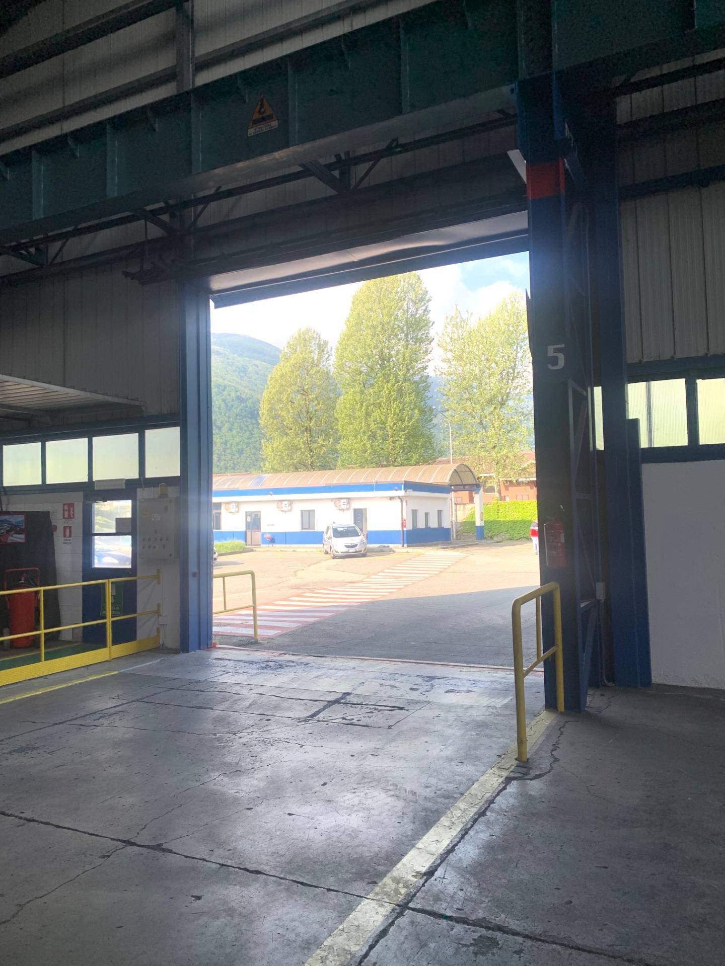 Capannone in vendita a Condove, Industriale