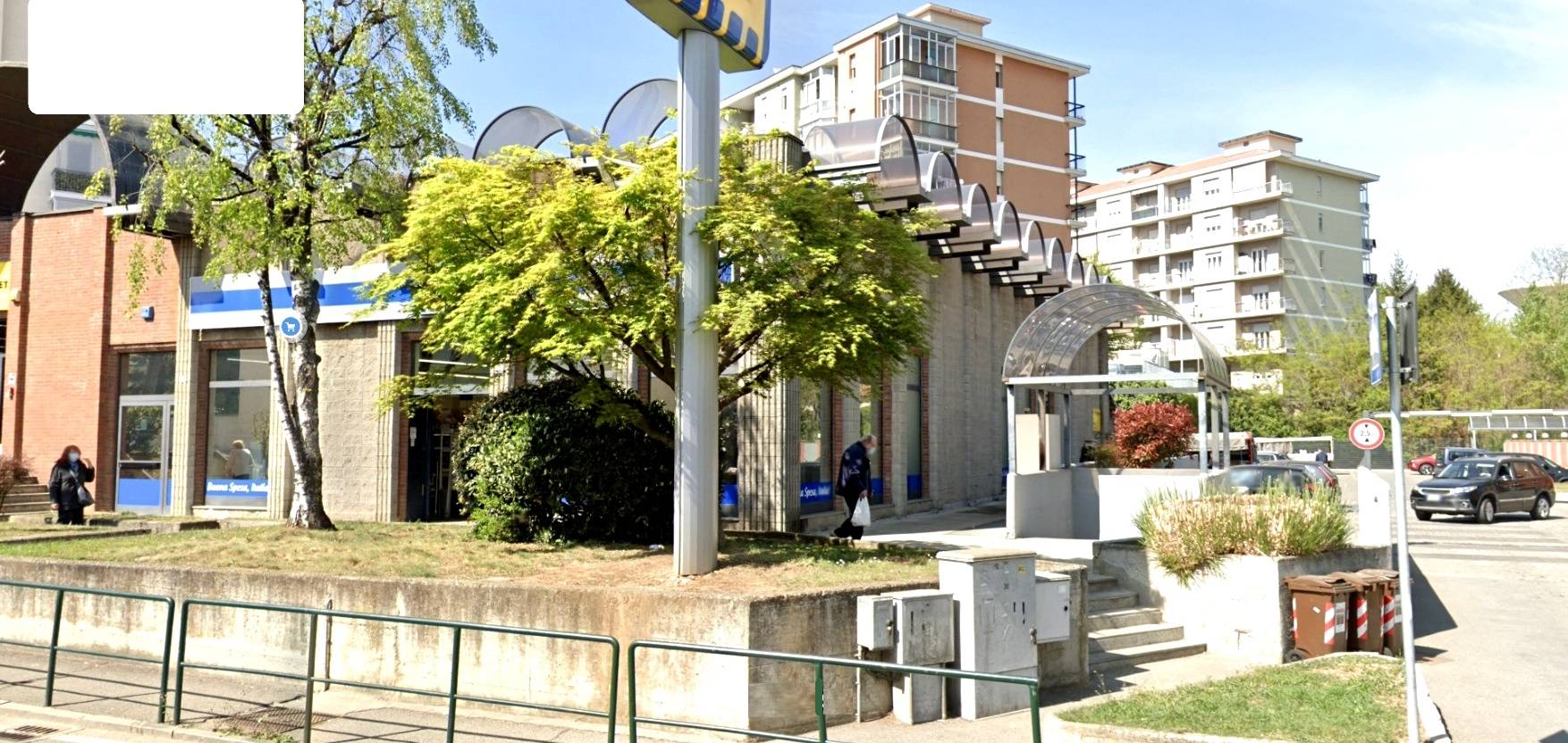 Locale commerciale in affitto a Rivoli, Cascine Vica (to)