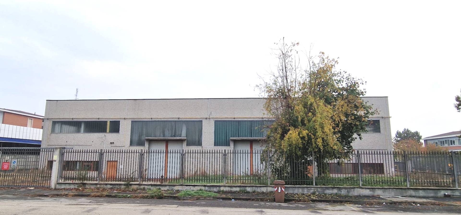 Capannone in affitto a Nichelino, Industriale