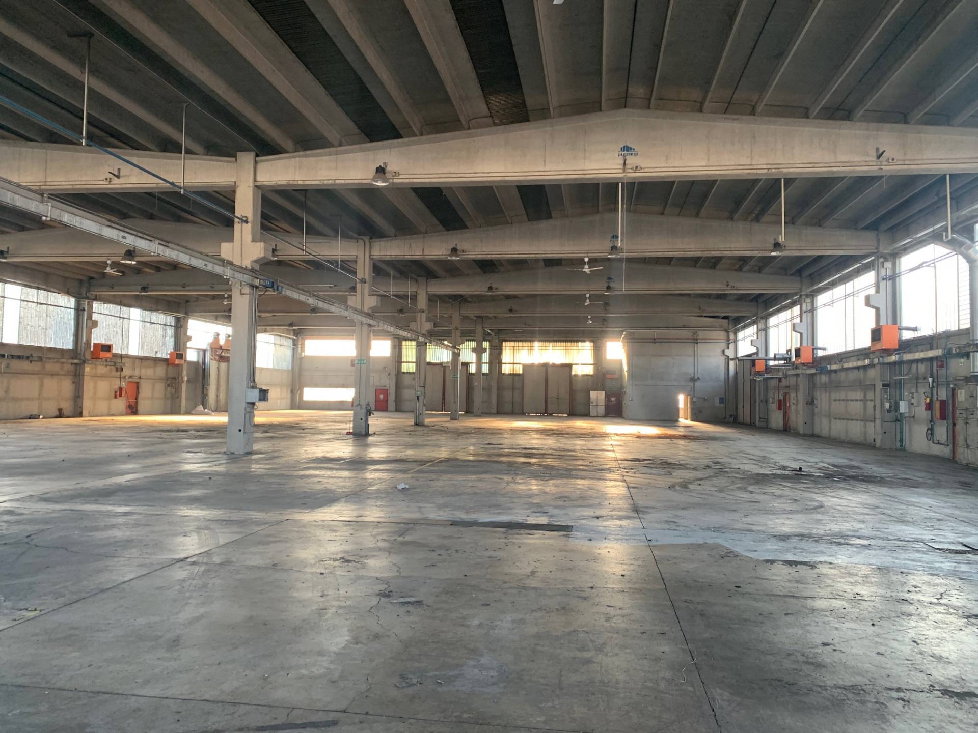 Capannone in affitto a Nichelino, Industriale