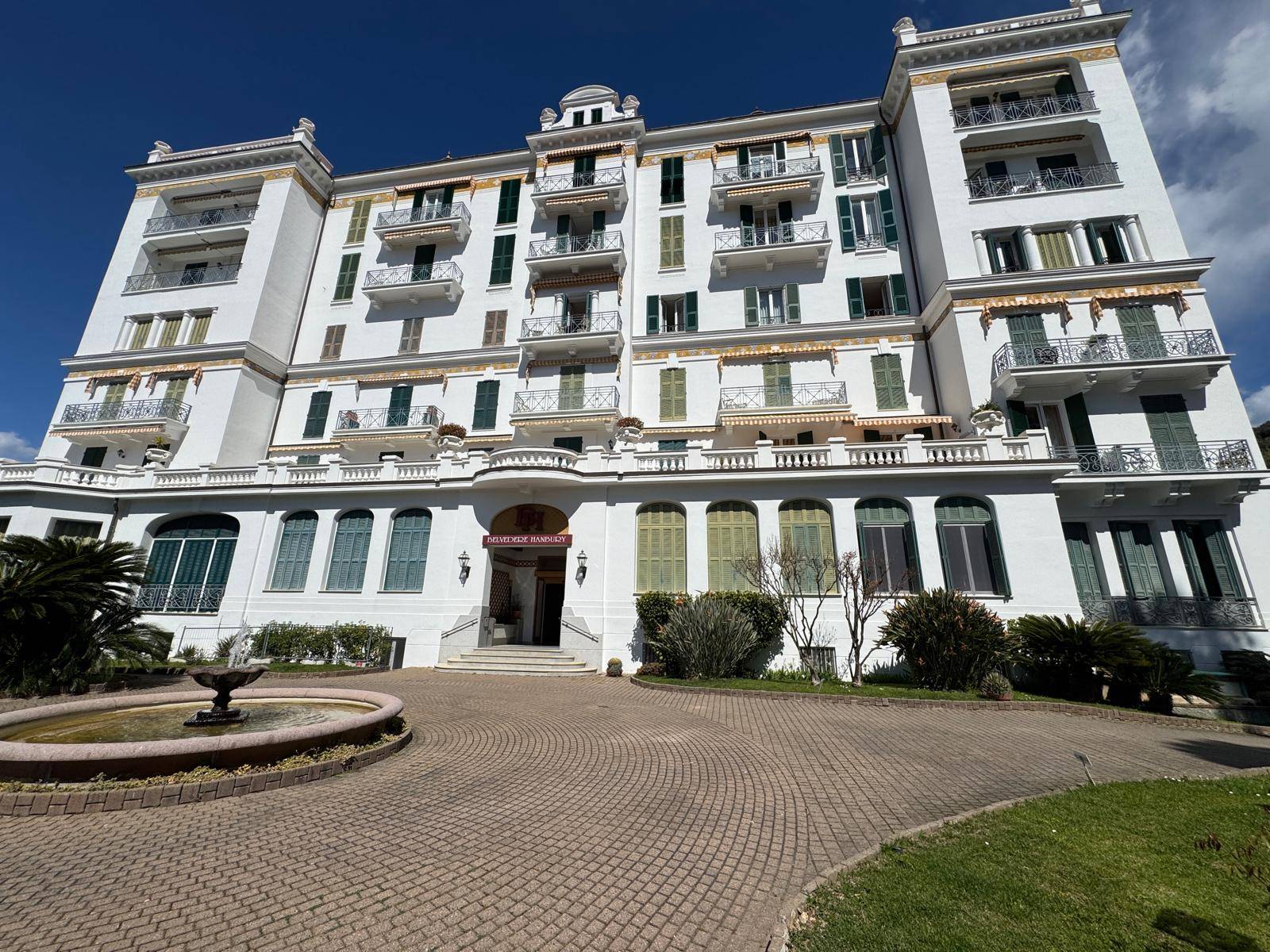 Appartamento in vendita a Bordighera, Centro