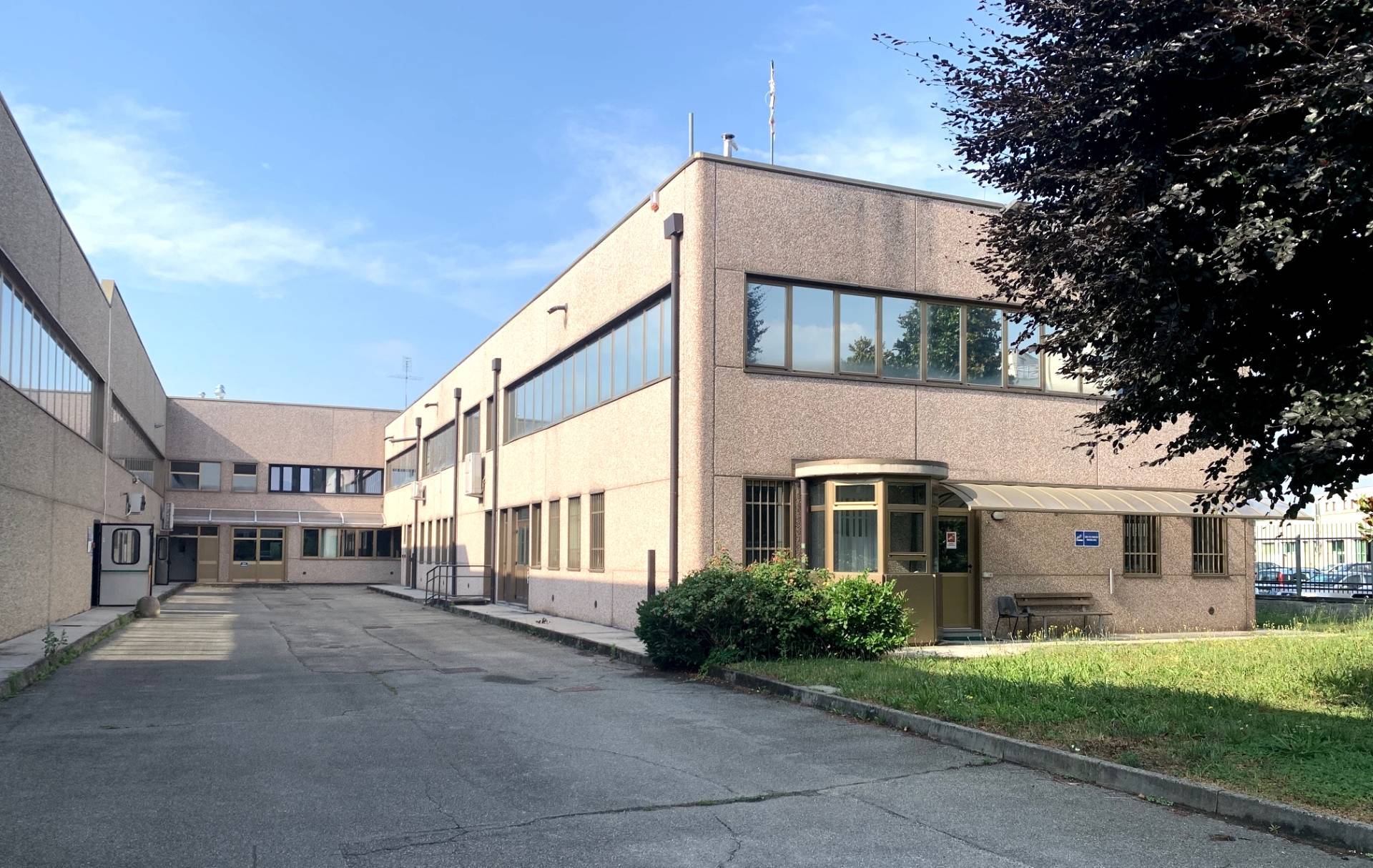 Capannone in vendita a Trofarello, Vado'