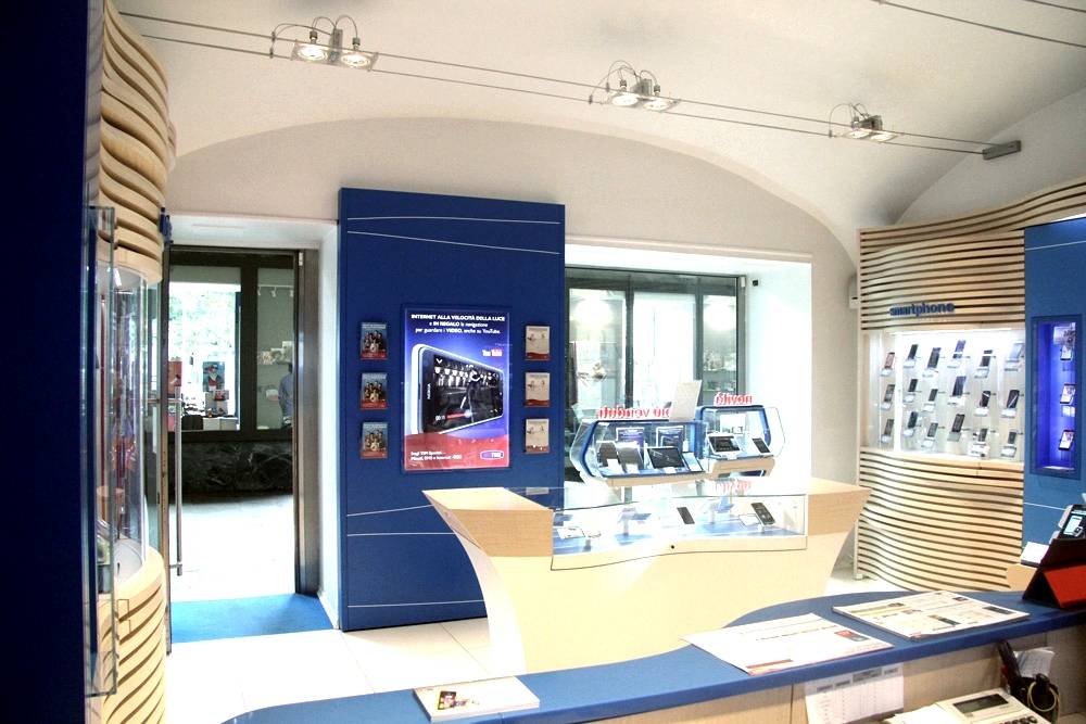 Locale commerciale in affitto a Pinerolo, Centro