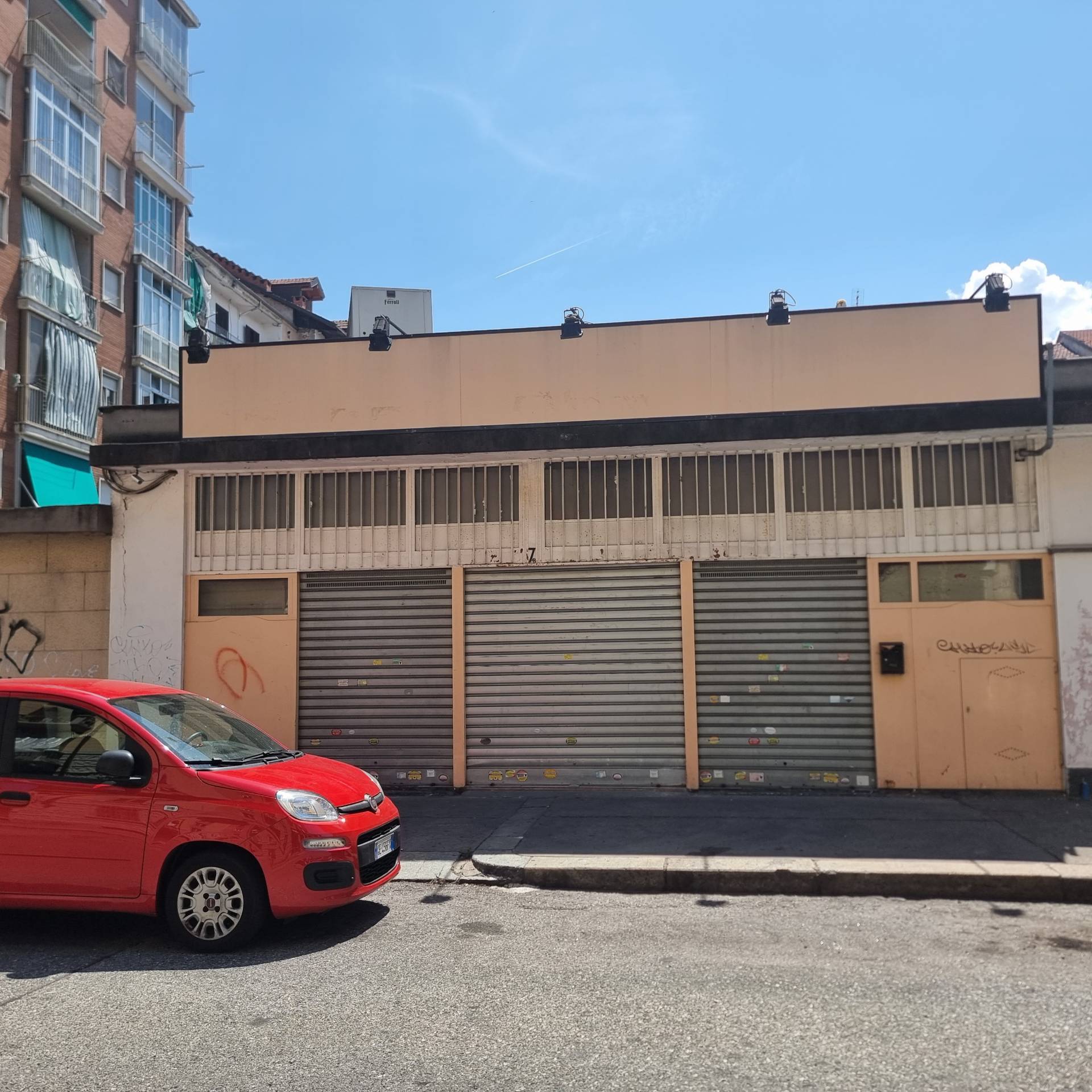 Negozio in vendita a Torino, Barriera Milano