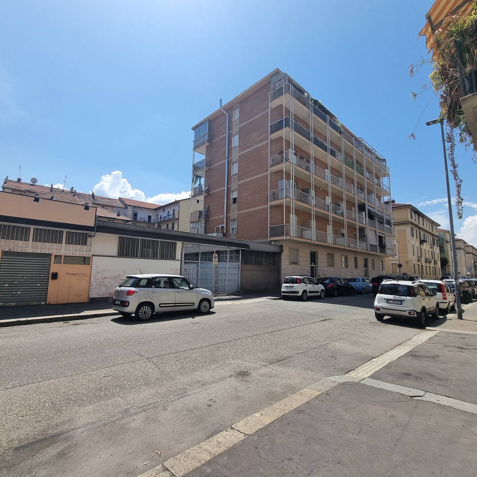 Locale commerciale in affitto a Torino, Barriera Milano
