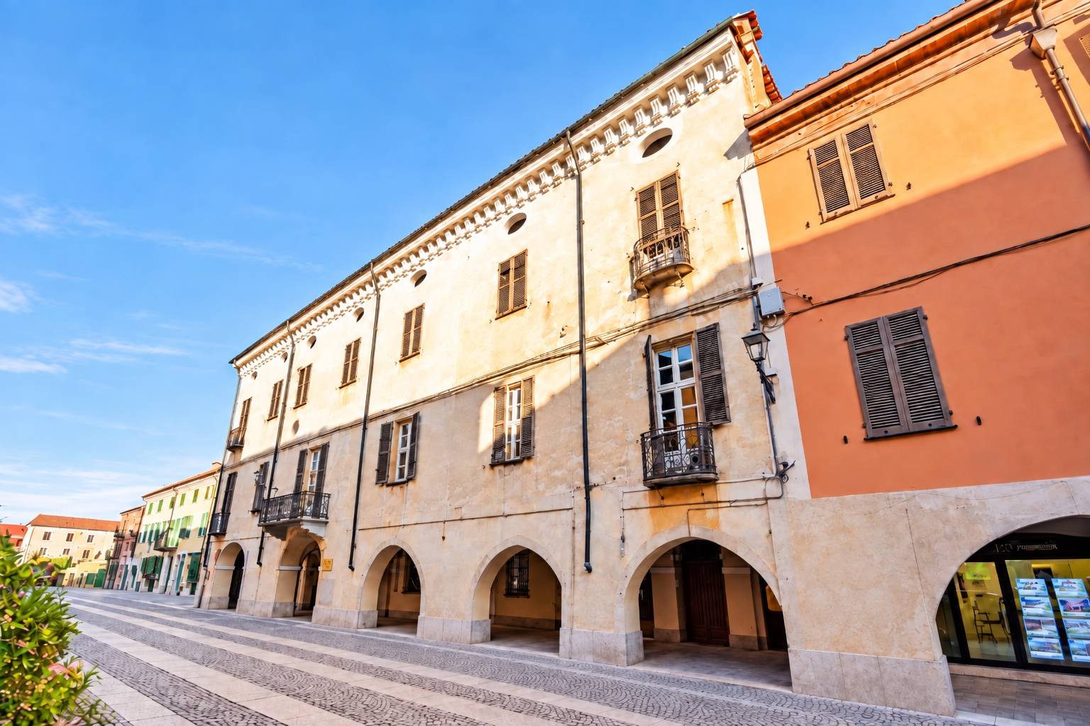 Palazzo Storico in vendita a Fossano, Centro