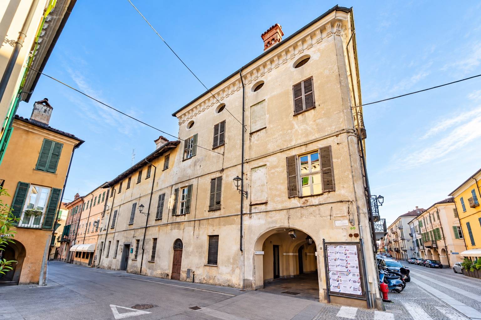 Palazzo Storico in vendita a Fossano, Centro