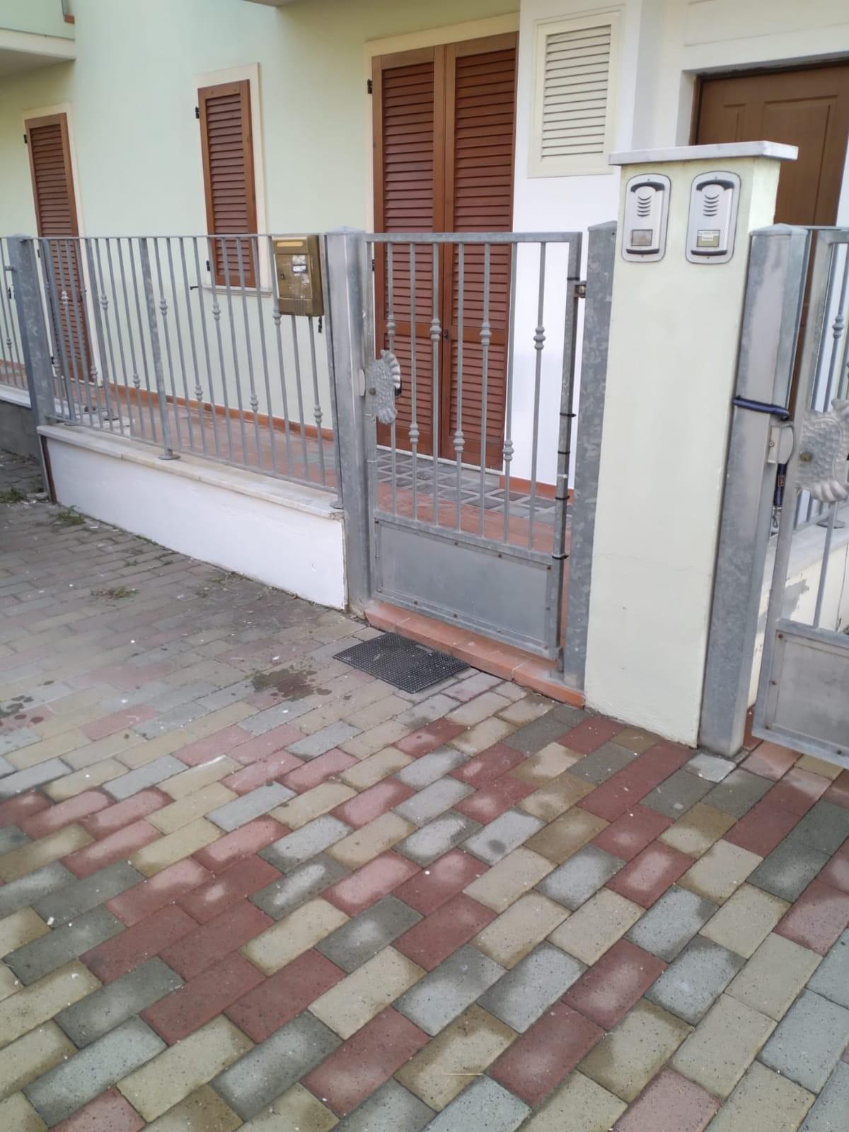 Appartamento in vendita, Massa marina di